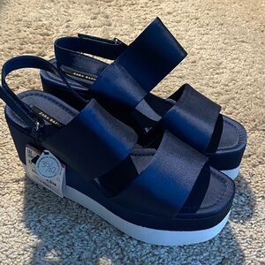 Zara Women's Navy and White Platform Sandals
